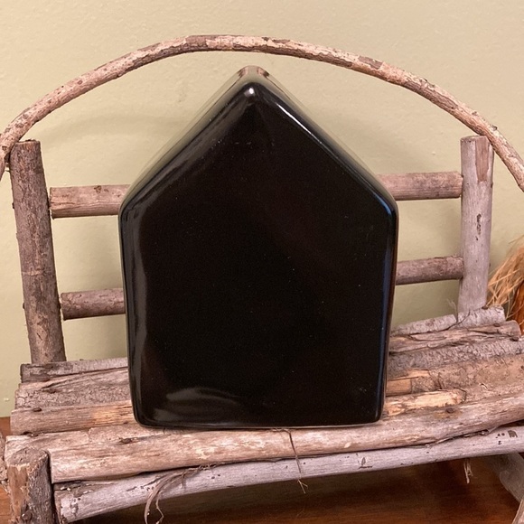 NEW! Rae Dunn BLACK HAUNTED HOUSE TABLETOP HALLOWEEN CLOCK - Picture 4 of 8